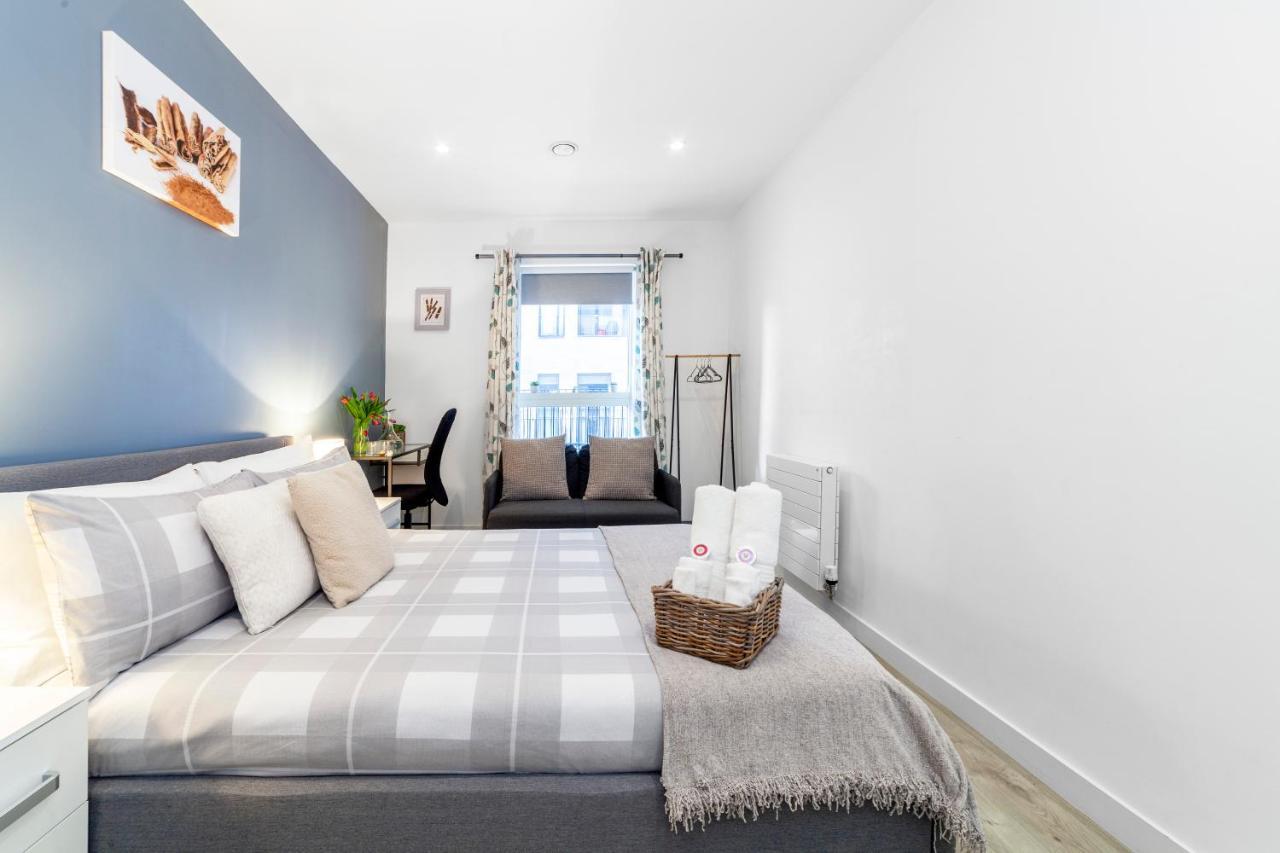 Private Double Bd With Optional Balcony, 15 Mins To London Ccアパートメント エクステリア 写真