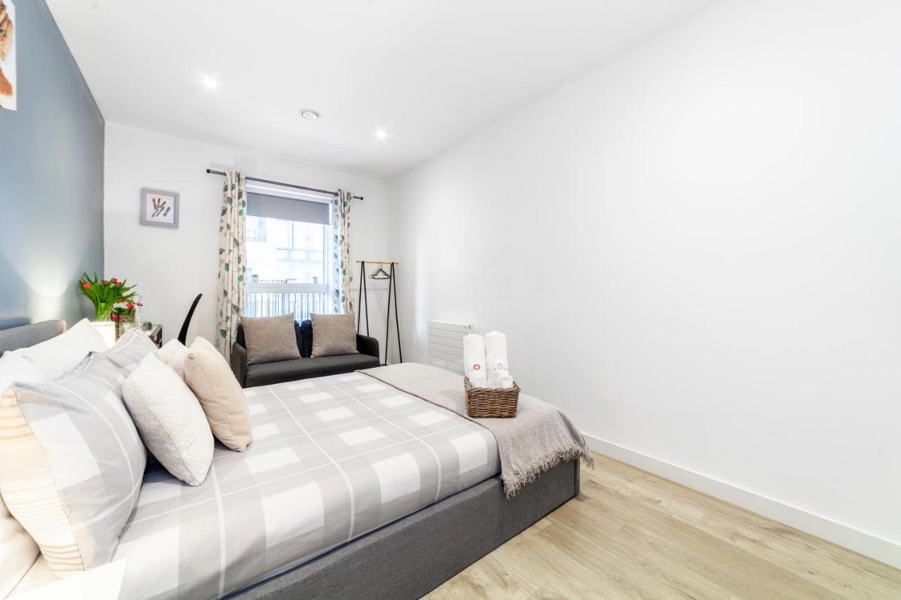 Private Double Bd With Optional Balcony, 15 Mins To London Ccアパートメント エクステリア 写真
